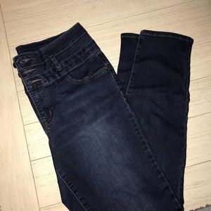 Refuge High-Waisted Jeans ✨